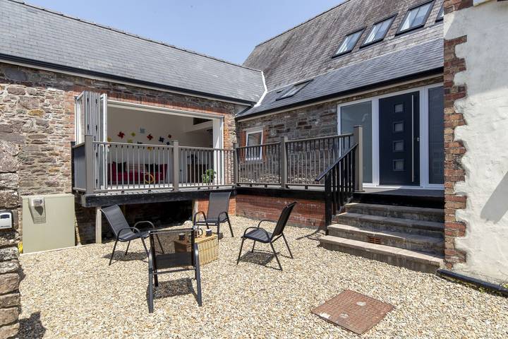 Cottage for 10 people, with pets in Laugharne