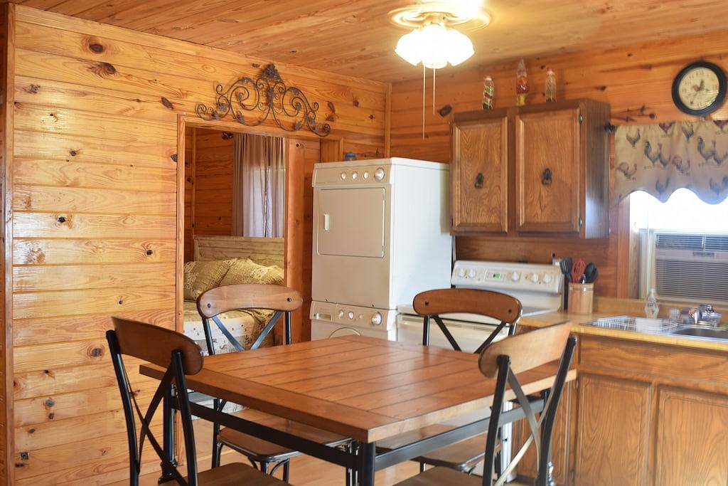 Gemütliche Hütte auf dem Wasser !!! in Lake Ouachita