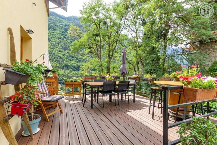 Chambre d’hôte pour 2 personnes, avec Balcon et Terrasse ainsi que Jardin et Sauna