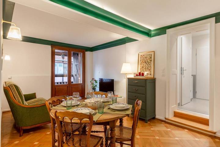 Appartement de vacances pour 4 personnes, avec Balcon ainsi que Terrasse et Vue à Eguisheim