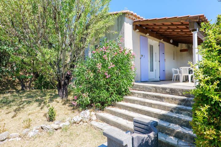 Gîte Le Micocoulier La Fontinelle – Panorama, Pool & Komfort in der Ardèche in Bessas, Ardèche