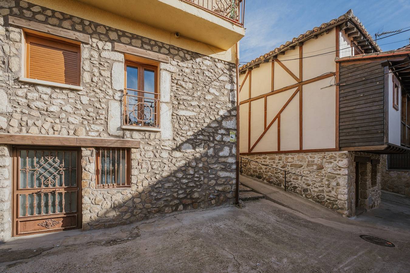 Casa Rivendel: Casa de vacaciones temática de fantasía en la Sierra de Gredos in Poyales del Hoyo, Valle del Tiétar