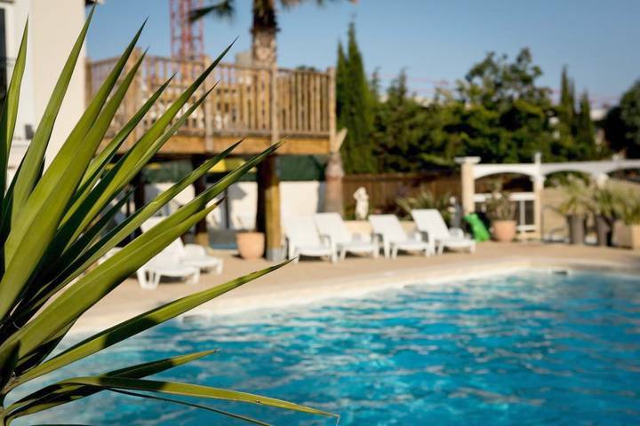 Camping pour 4 personnes, avec piscine ainsi que jacuzzi et sauna, animaux acceptés à Fréjus - 4