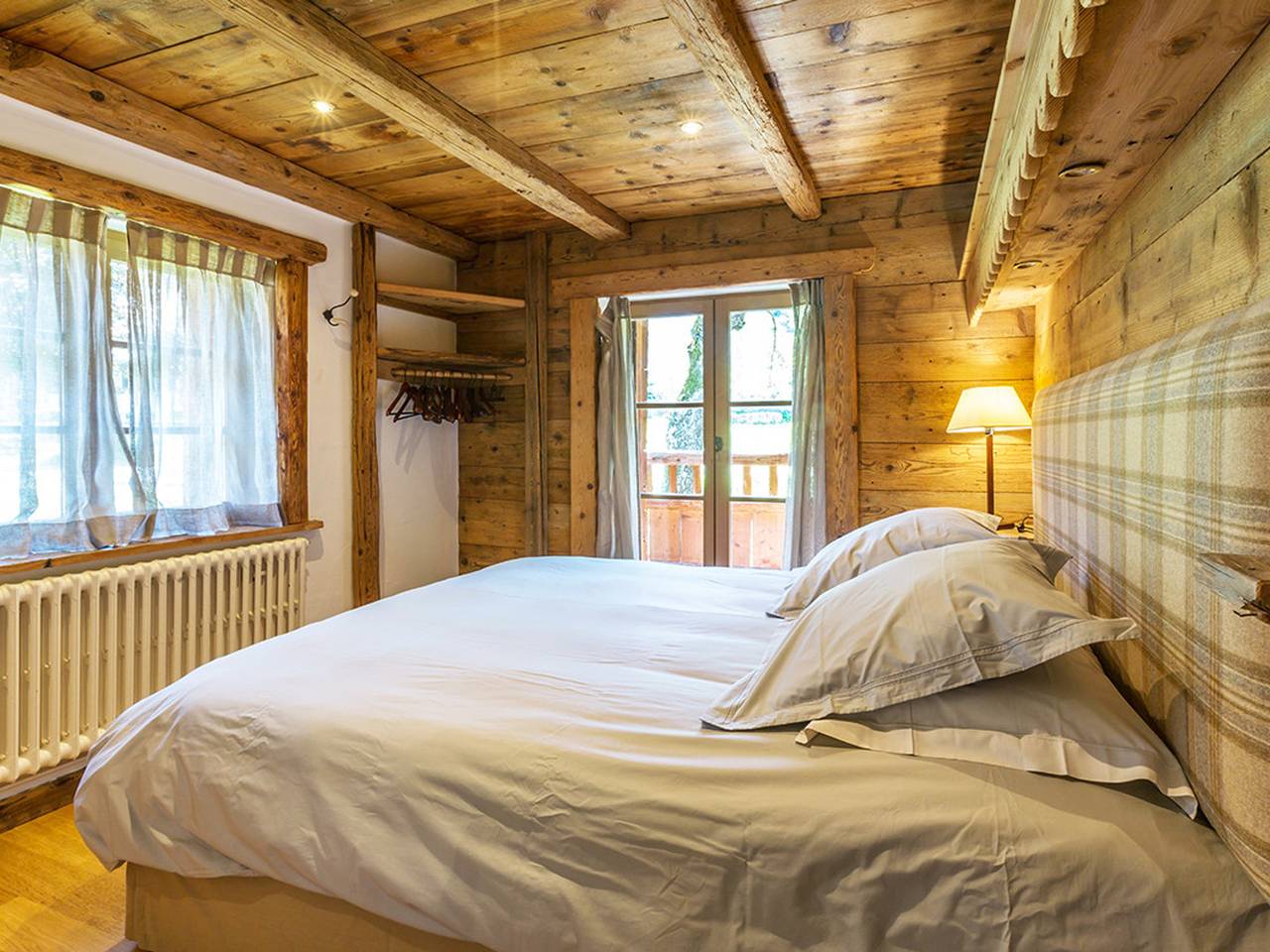 Appartement entier, Appartement de Charme 5 Chambres, Centre de La Clusaz, Cheminée, Wifi, Parking, Animaux Admis in La Clusaz, Région d'Annecy