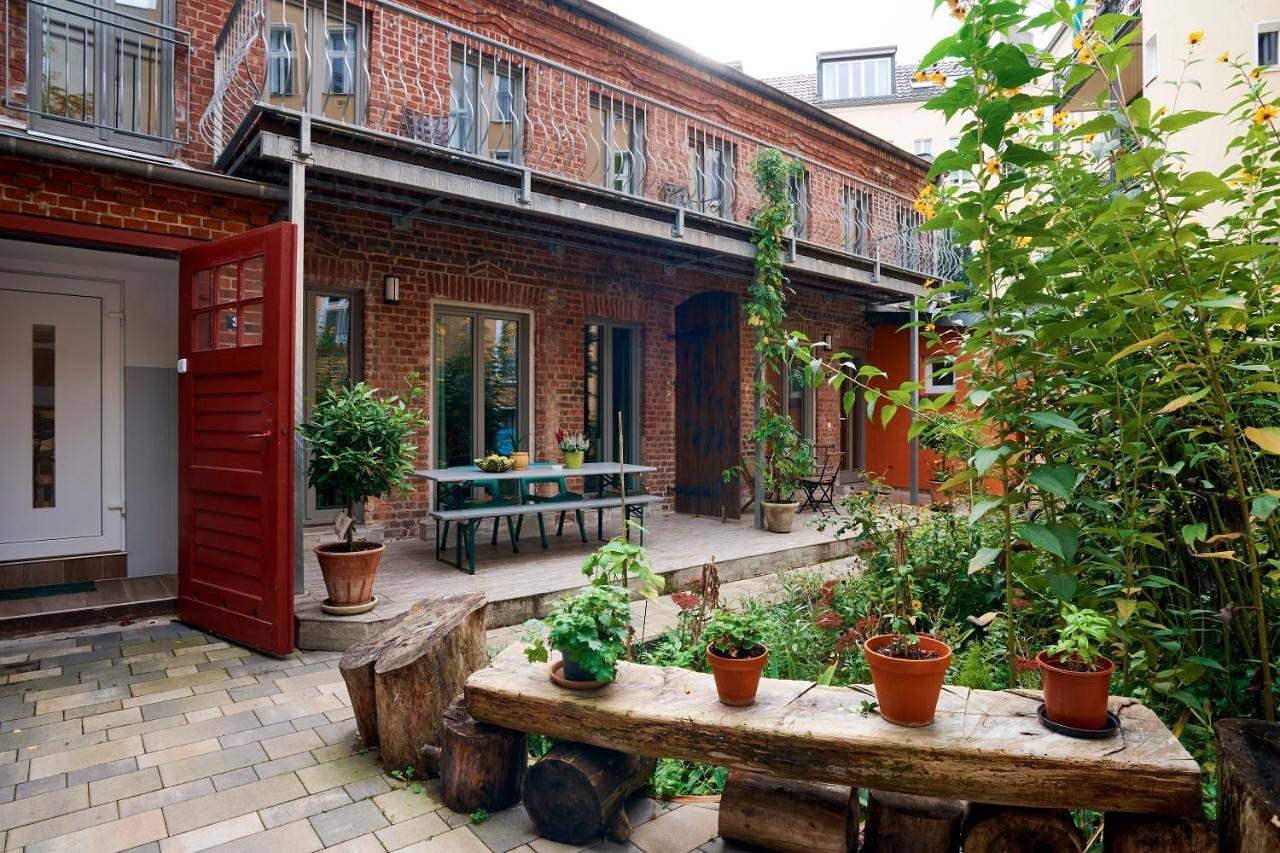 Ganze Wohnung, Beautiful and Cozy Remise for up to 6 Guests in Berlin Pankow, Berlin