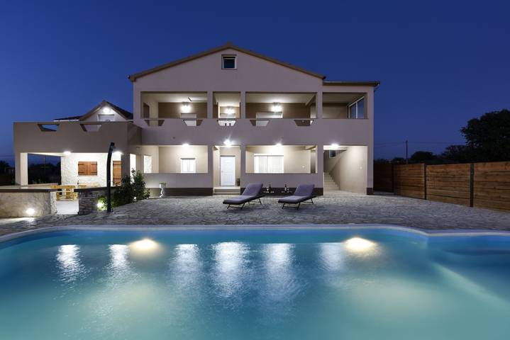 Ferienhaus für 8 Personen, mit Garten und Terrasse