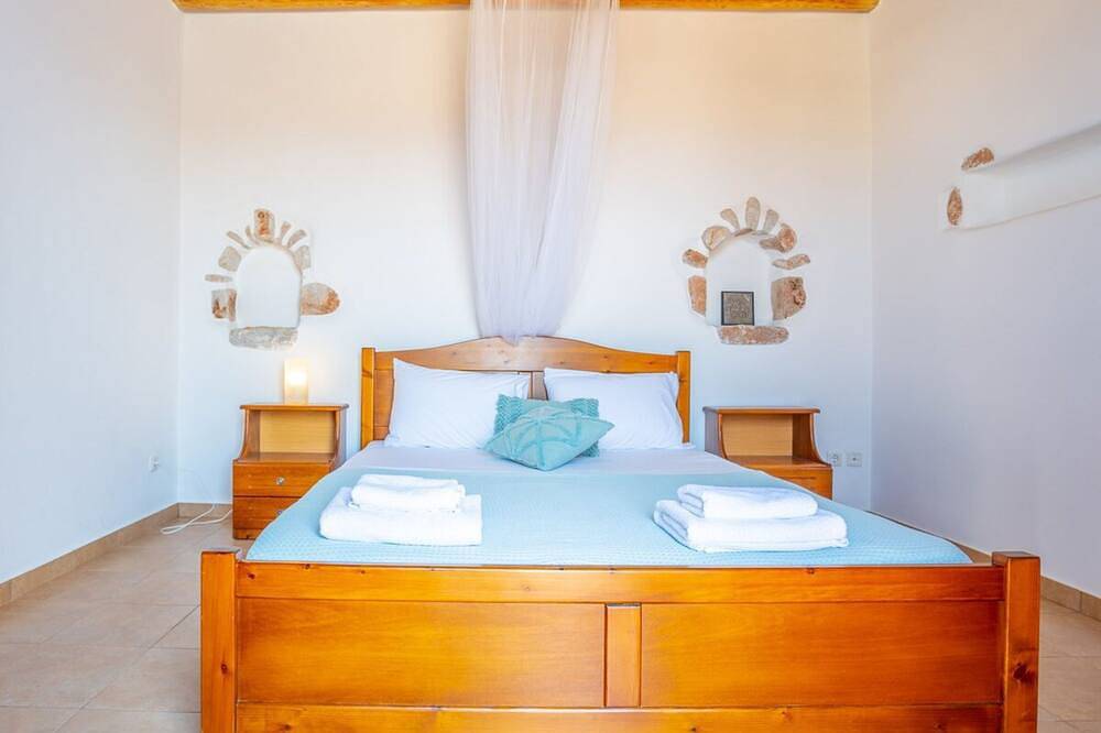 Villa Ioanna for 10 - Allparos Villas in Parasporos, Paros