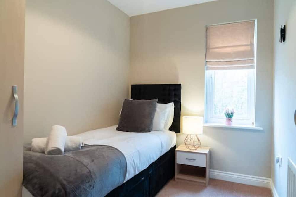 Entire 4 Bed House| Cosy |Luxury |Sleeps 7|Free Parking in Huntingdon, Cambridgeshire