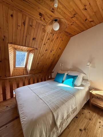 Gîte pour 4 personnes, avec terrasse ainsi que piscine et jacuzzi, animaux acceptés à Paulhac