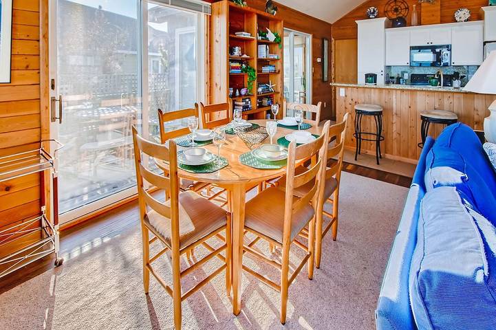 Vacation house for 6 people, with hot tub and balcony as well as pool - 1