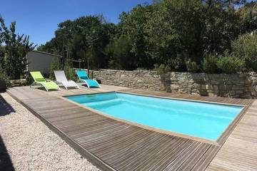 Cottage pour 6 personnes, avec jardin ainsi que vue et piscine à Armissan