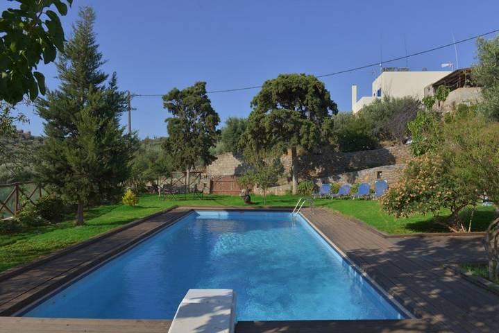 Location de vacances pour 10 personnes, avec vue sur l’océan ainsi que balcon et jardin dans Elounda - 4