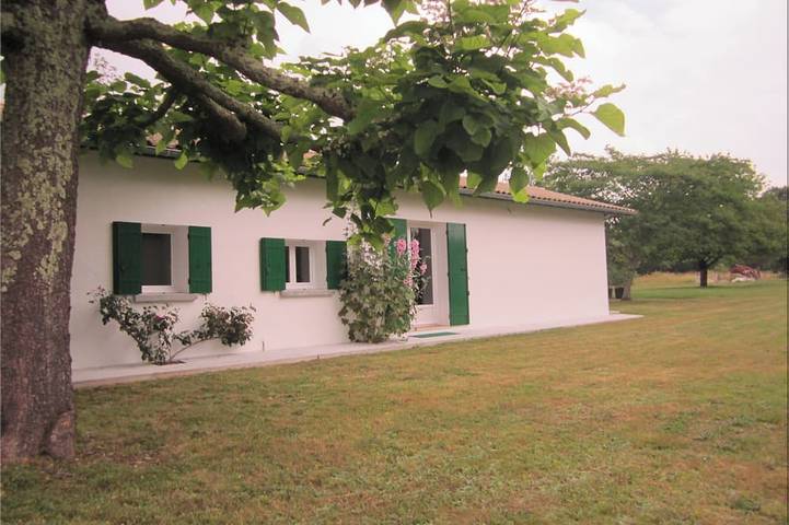 Maison de vacances pour 2 personnes, avec jardin à Coutras