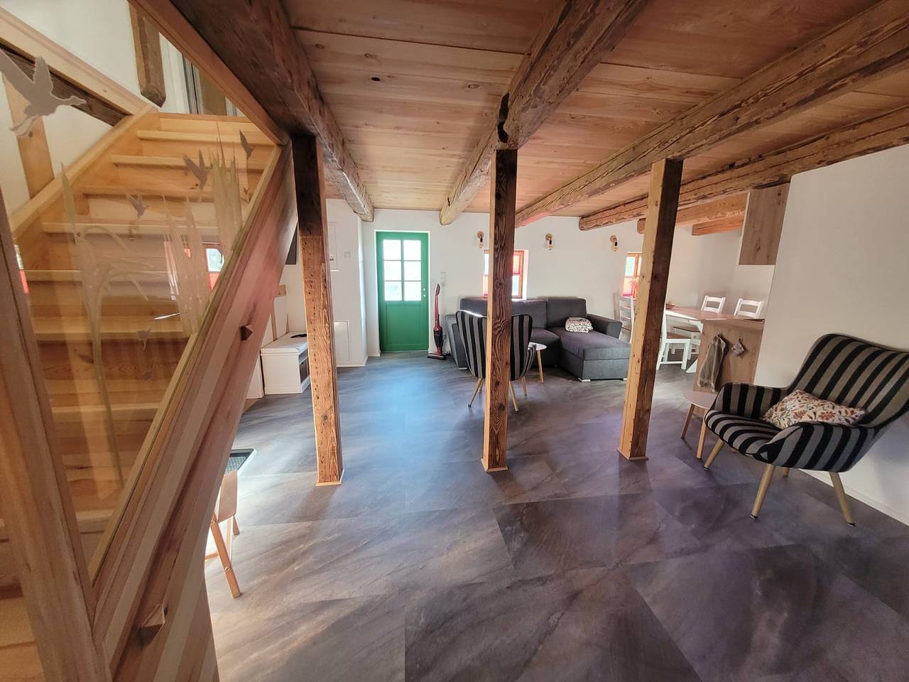Ganze Wohnung, Ferienwohnung 'Scheibe' mit Bergblick und Wi-Fi in Bertsdorf-Hörnitz, Zittauer Gebirge