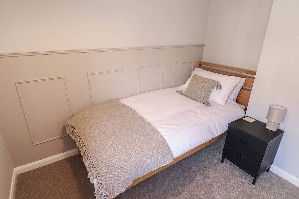 Middle Cottage, pet friendly, with a garden in Louth in Louth, Lincolnshire