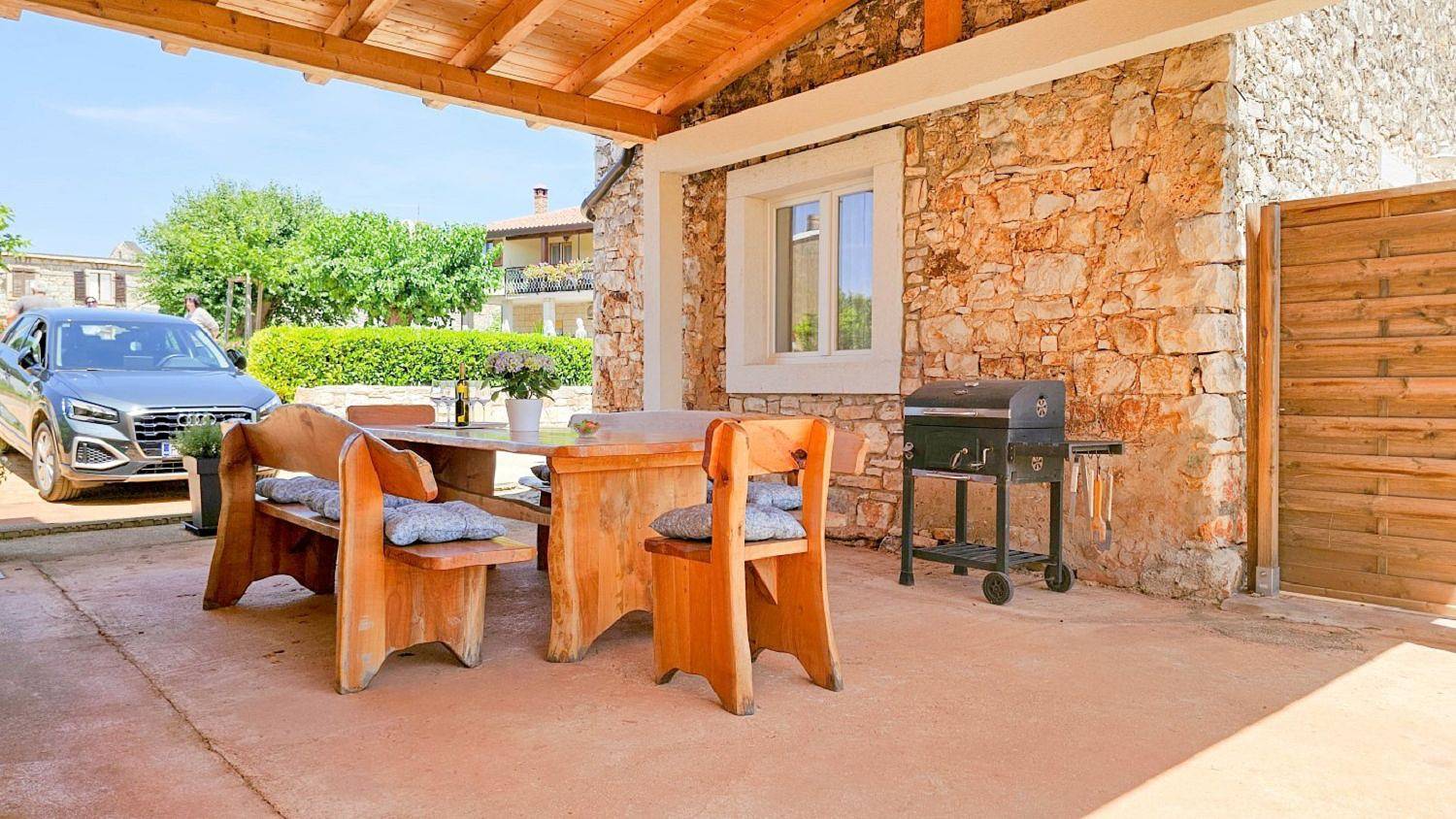 Mediterranes und hundefreundliches Ferienhaus mit grossem Garten in Dajla, Umag und Umgebung
