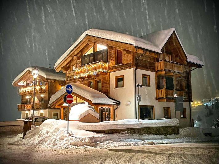 Ganze Wohnung, Ferienwohnung "Eisenholz" in Pistennähe mit 2 Balkonen und Wlan in Livigno (Stadt), Livigno