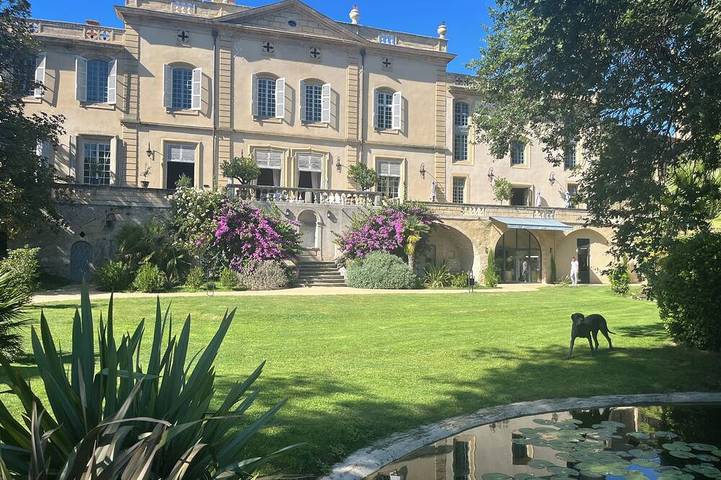 Château pour 16 personnes, avec piscine dans le Gard