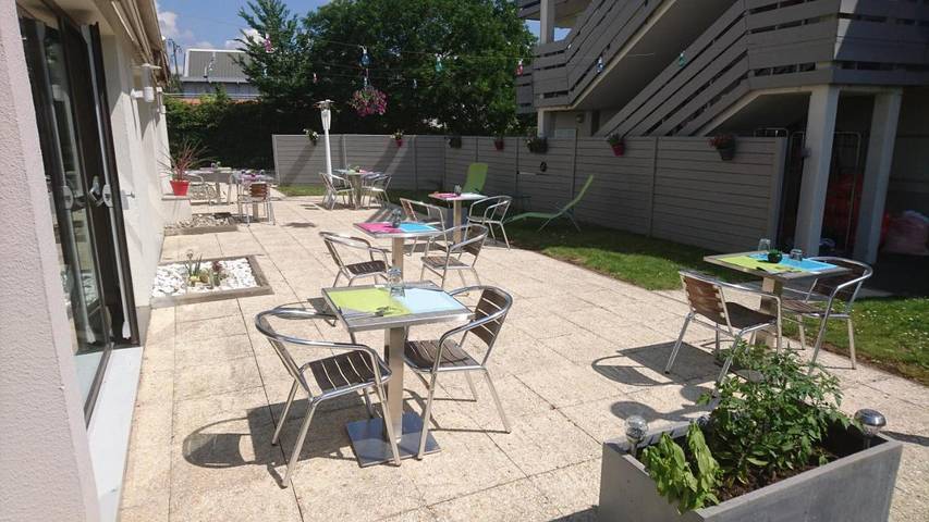 Hôtel pour 3 personnes, avec terrasse, animaux acceptés à Chambray-lès-Tours - 2