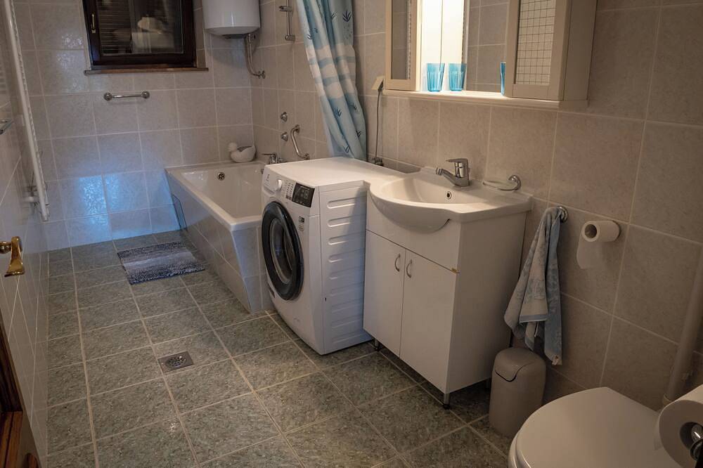 Tranquil 3-bedroom villa with Ac in lovely Ovcara in Osijek-Baranja