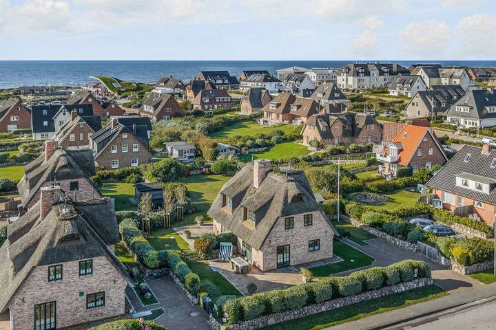 Vacation rental for 7 people, with Terrace and Yard in Sylt