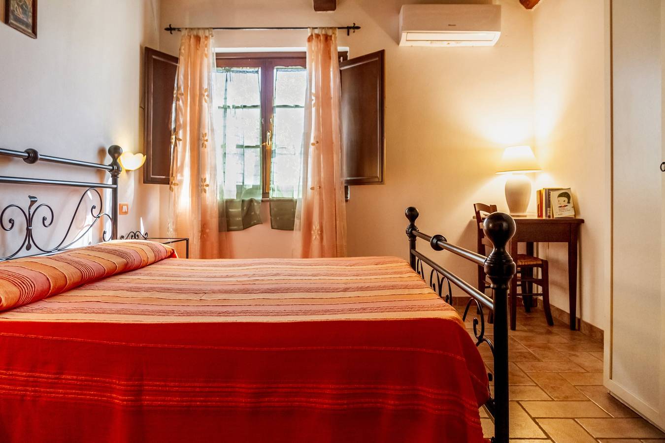 Apartamento entero, Apartamento 'Villa Rosanna' con terraza privada, jardín privado y aire acondicionado. in Castiglione della Pescaia, Provincia de Grosseto