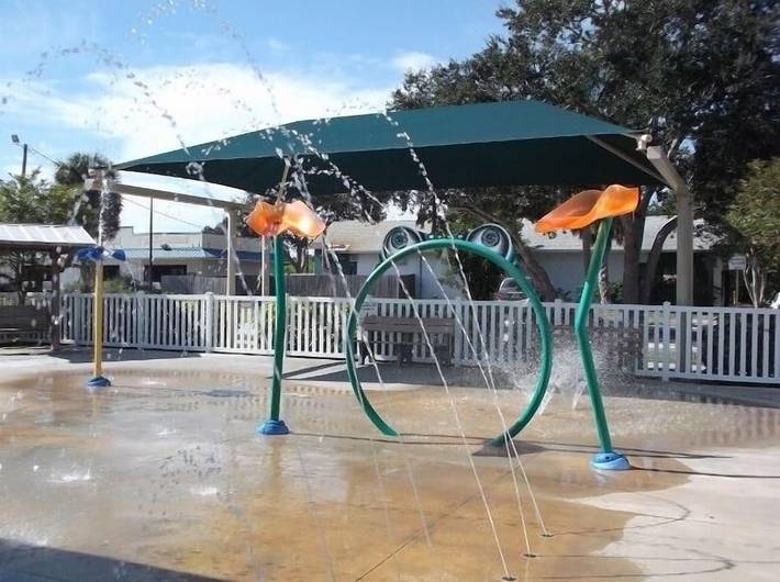 Vacation rental for 10 people, with yard in Sebastian