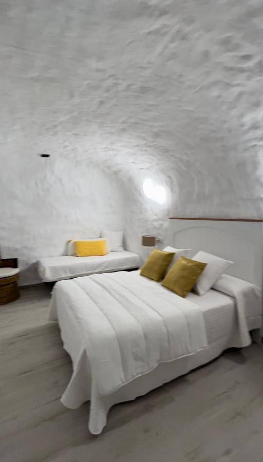 Casa rural para 10 personas, con jardín además de jacuzzi y piscina en Comarca de Baza - 4