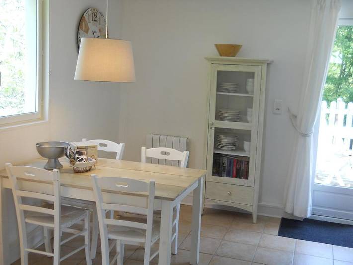 Location de vacances pour 4 personnes, avec vue et jardin ainsi que sauna et piscine, animaux acceptés à Égliseneuve-d'Entraigues - 4