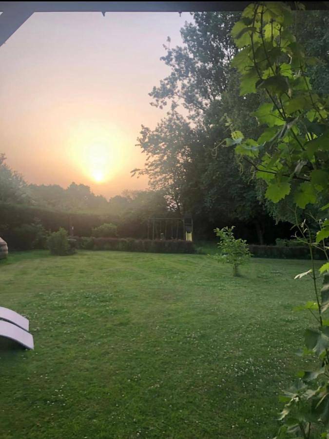 Location de vacances pour 2 personnes, avec vue ainsi que terrasse et jardin à Chapelle-lez-Herlaimont - 3