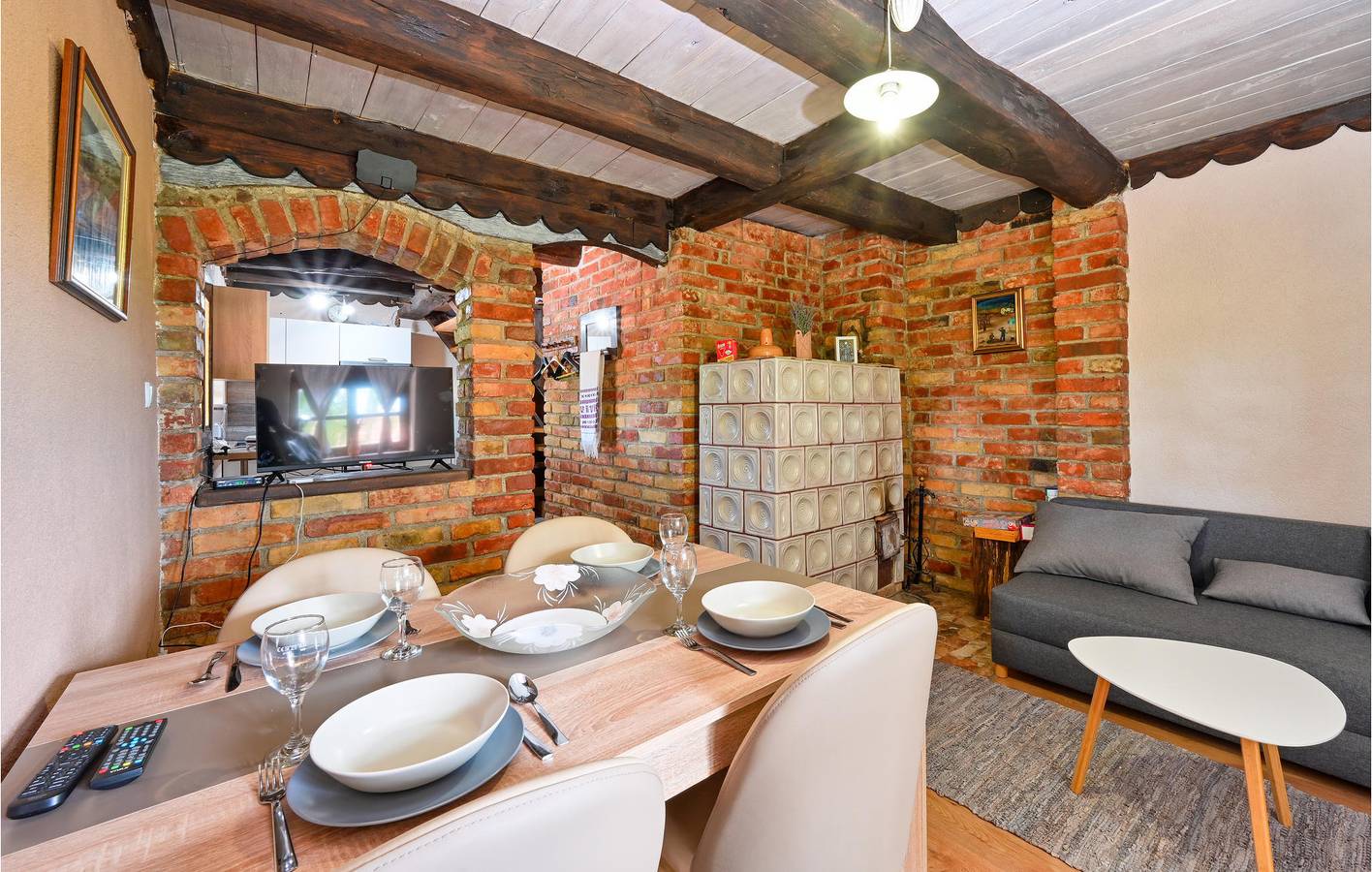 Gemütliche 1-Zimmer-Wohnung mit Pool und Terrasse in Sveti Ivan Zelina in Zagreb und Umgebung