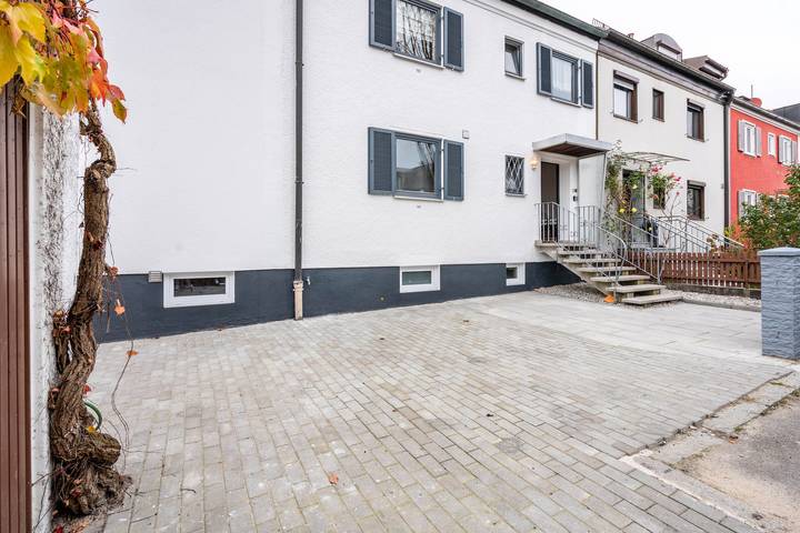 Ferienwohnung für 8 Personen, mit Garten und Balkon