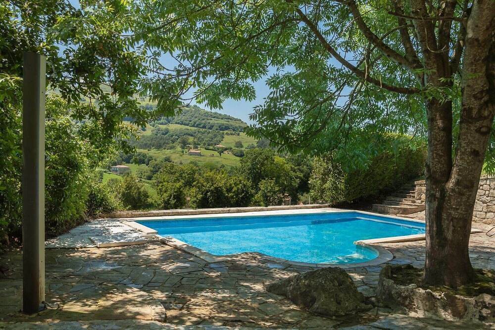 Casona Los Fresnos, A Jewel In The Heart Of Cantabria. in Entrambasaguas, Cantabrian Coast