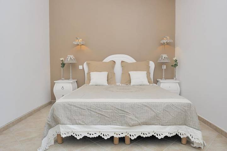 Location de vacances pour 8 personnes, avec jardin à Cauro - 3
