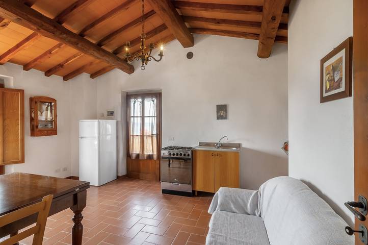 Entire apartment, Apartment 'Cipressaia Bellavista' with Shared Pool, Shared Garden and Wi-Fi in Greve In Chianti, Chianti