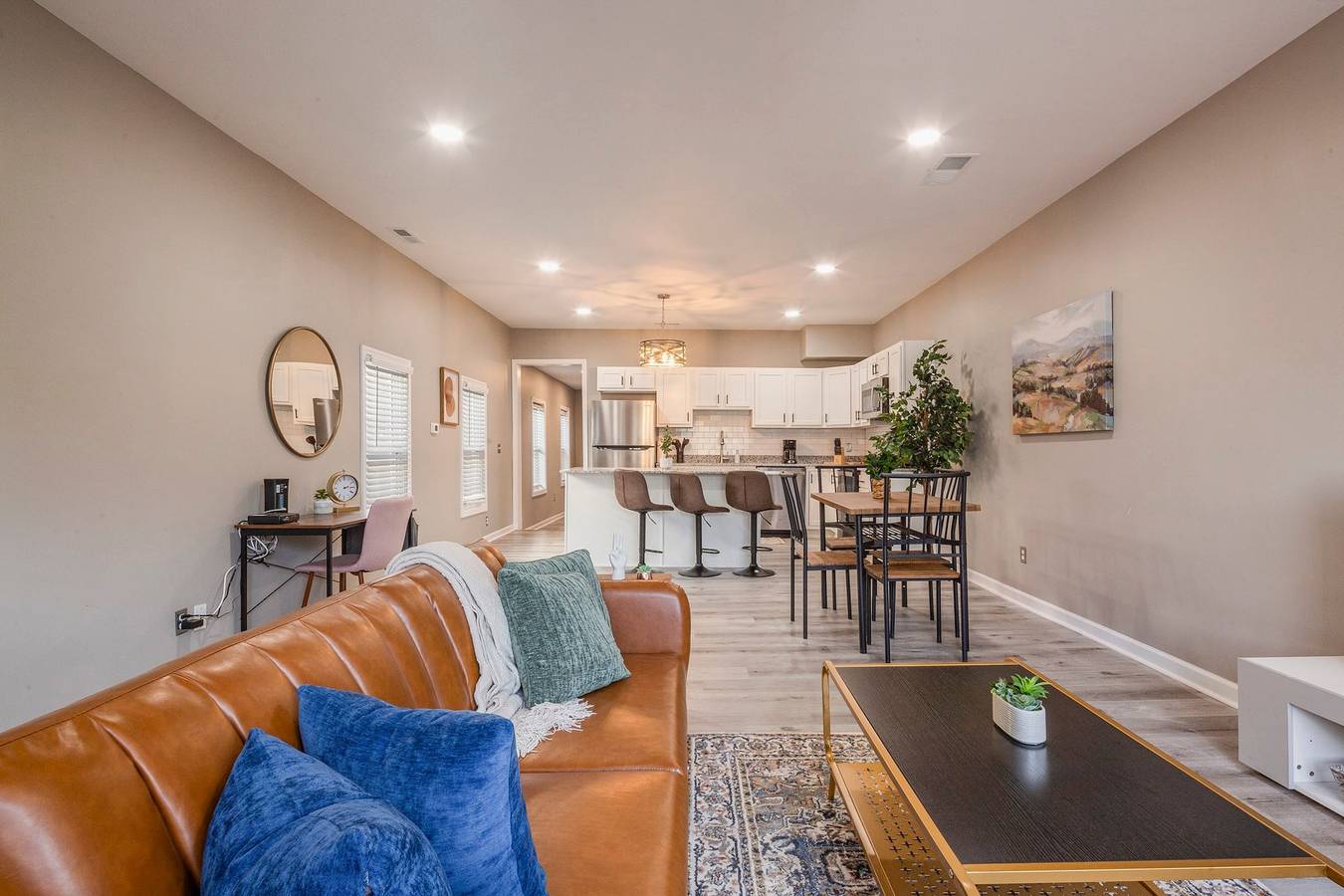 Newly renovated 4Br Cozysuites  in Louisville, Jefferson County (KY)