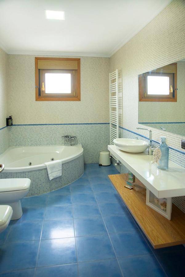 Chalet para 12 personas, con piscina además de jardín y vistas, Se admiten mascotas en Comarca de Pontevedra - 4