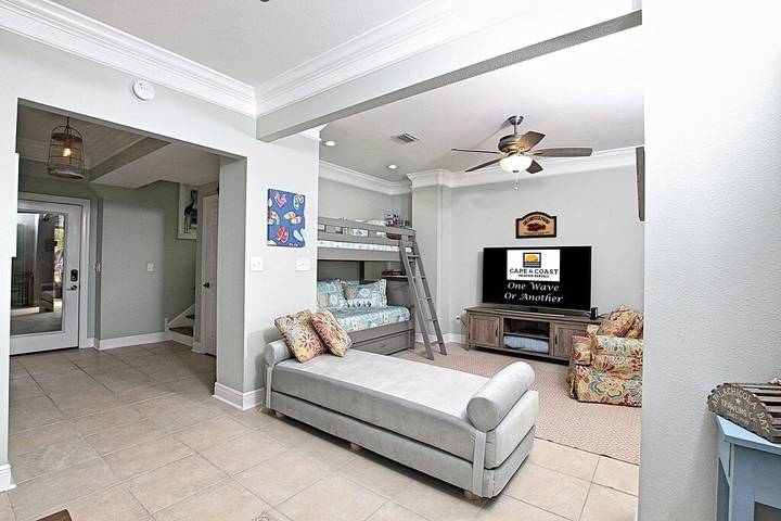 Vacation house for 13 people, with balcony in Cape San Blas