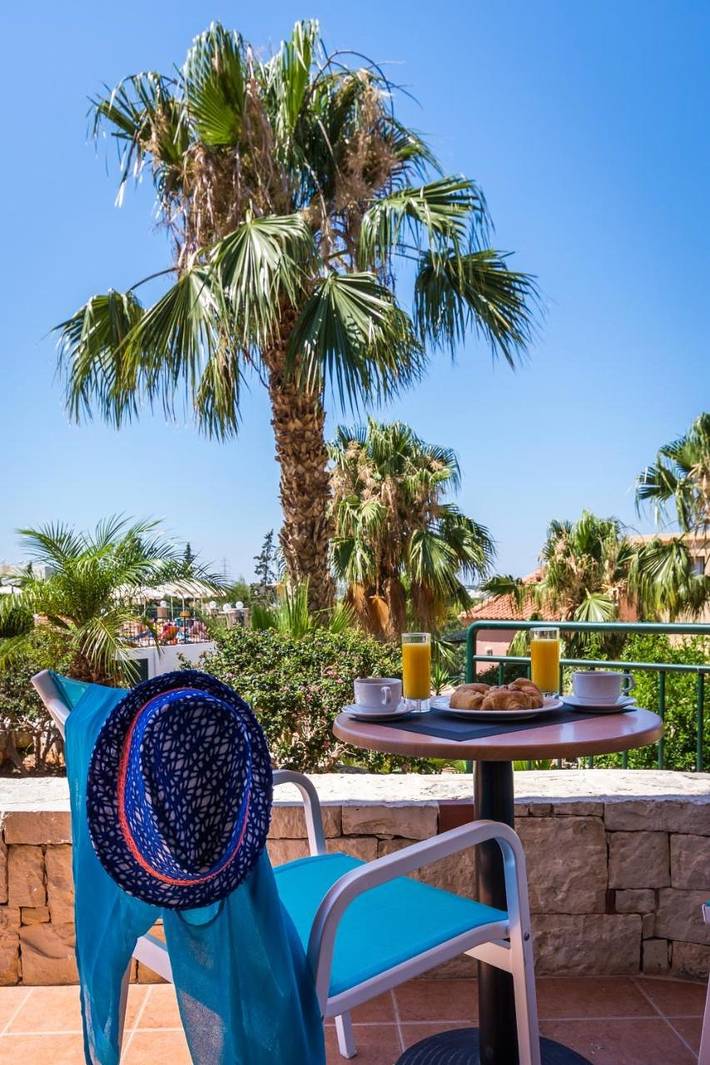 Location de vacances pour 3 personnes, avec terrasse ainsi que jardin et jacuzzi à Chersónissos - 2