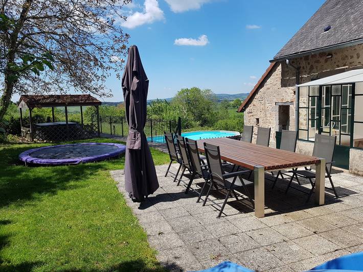Gîte pour 12 personnes, avec Jacuzzi ainsi que Piscine et Sauna à Millay