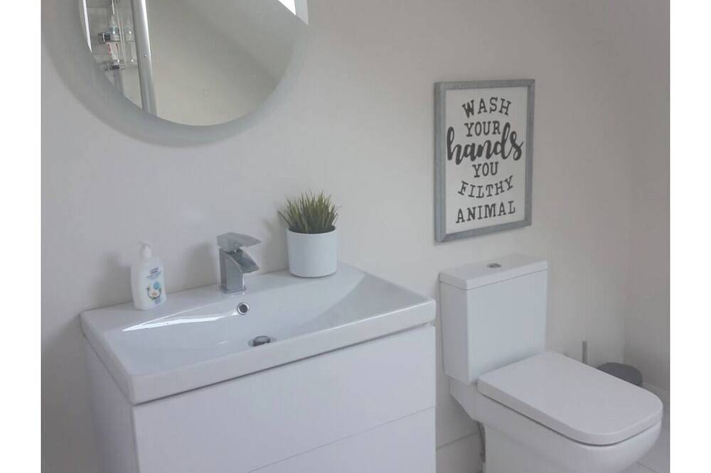 Irish Open/Ryder Cup ideal property, sleeps 10 Modern, spacious and private. in Ennistimon, County Clare