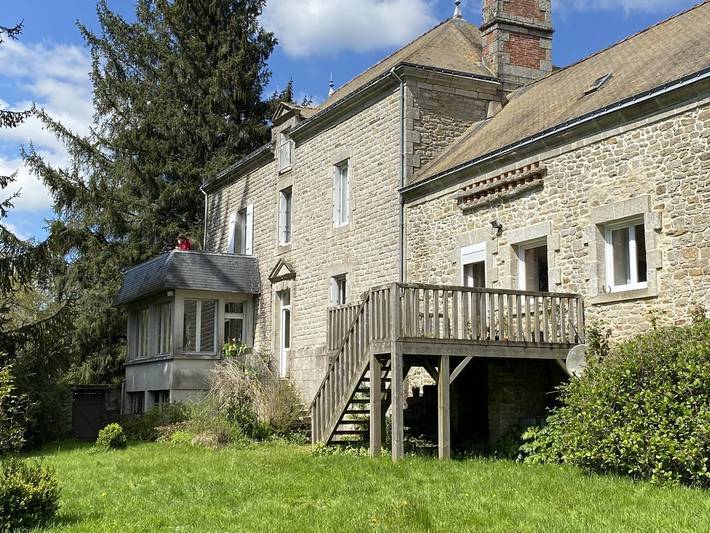 Cottage pour 5 personnes, avec vue sur le lac et jardin, animaux acceptés à Saint-Nolff