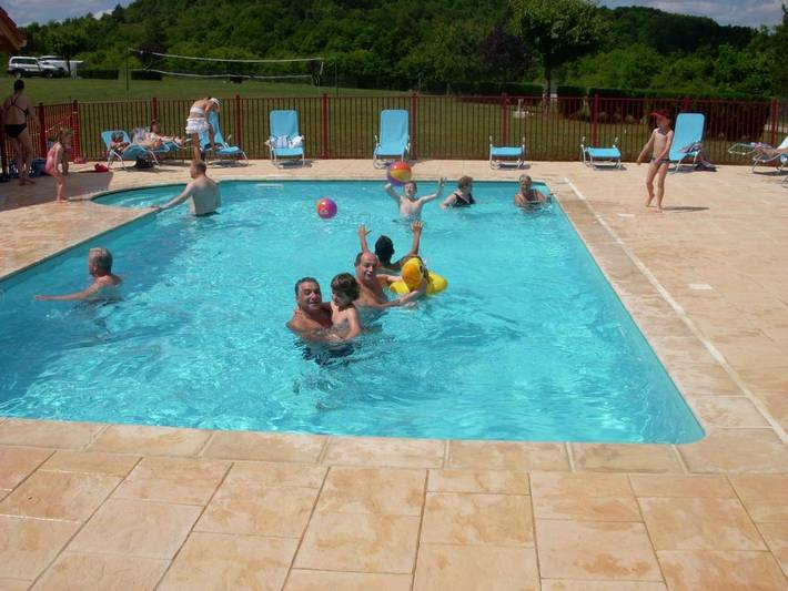 Camping pour 5 personnes, avec Terrasse ainsi que Piscine et Vue