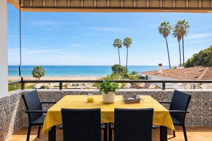 Apartamento para 5 personas, con piscina además de vistas y balcón en El Puig