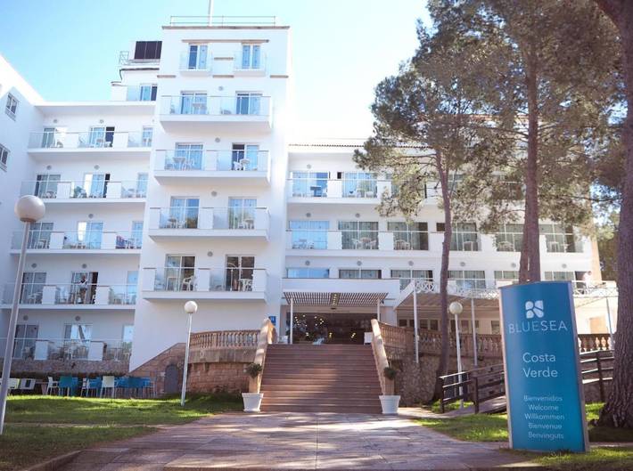 Hotel, mit Terrasse und Garten sowie Pool in Son Veri Nou - 4