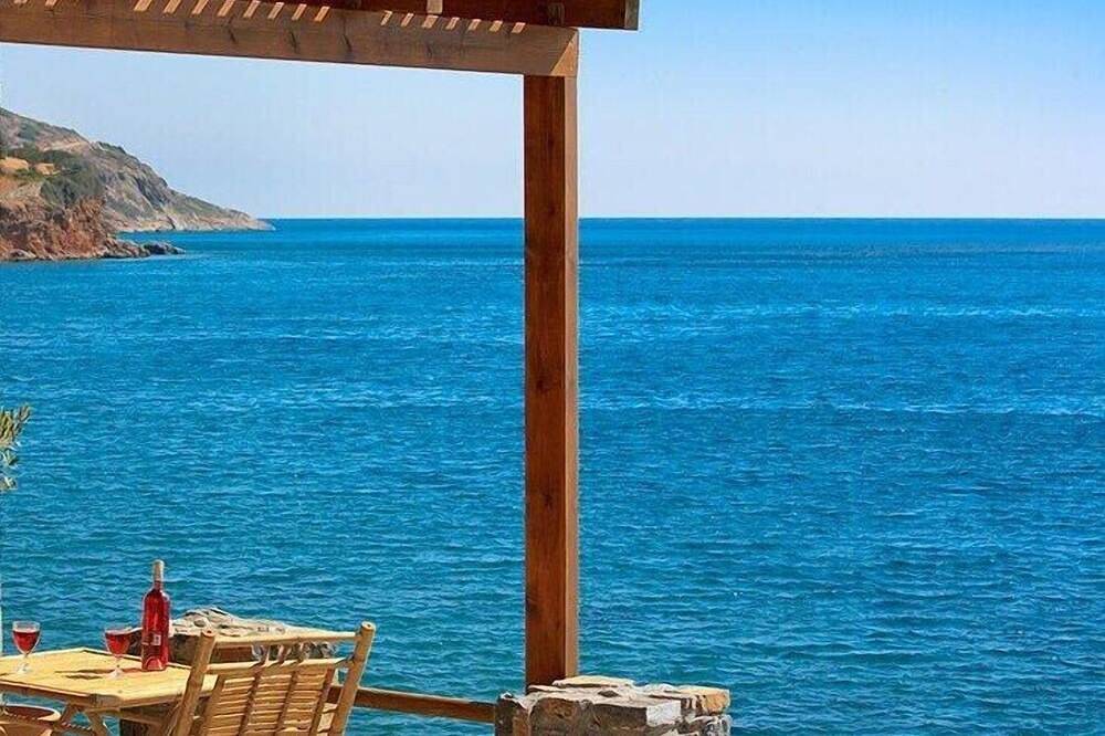 Kolokitha: Spacy 1 Studio Plaka Beach Cottage in Région de Lassithi