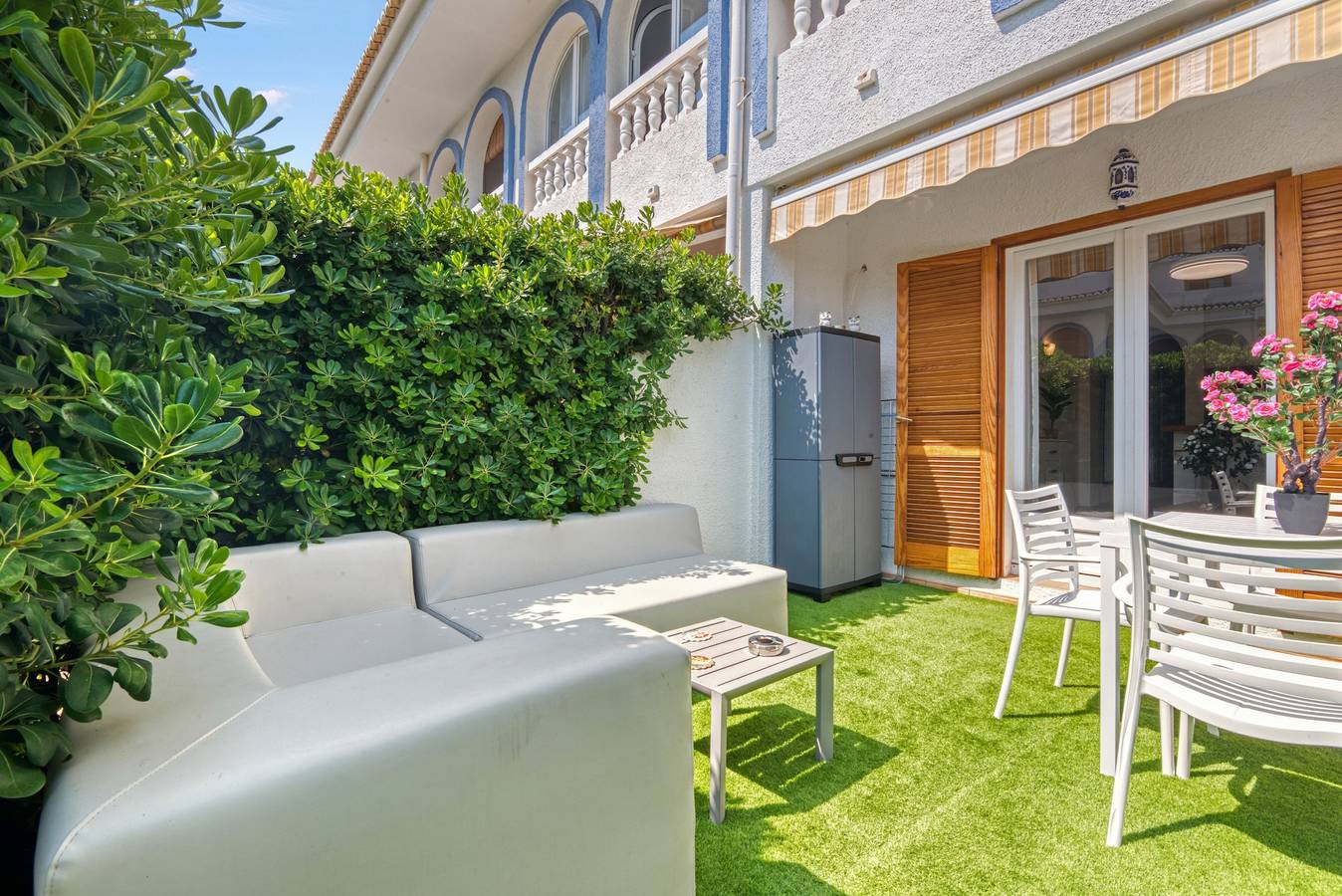 Apartamento entero, Apartamento 'Love Chill' con piscina compartida, Wi-Fi y aire acondicionado in Almadraba, Costa Blanca