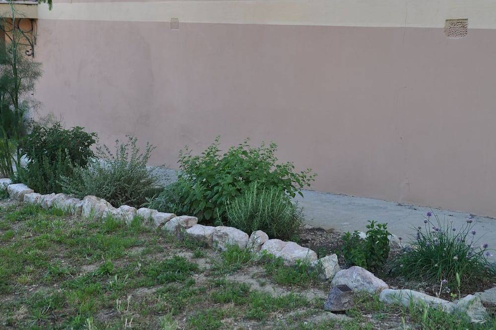 Entire apartment, Grandma Jenny Apartment: apartment with garden in the center of Perugia in Perugia, Perugia Province