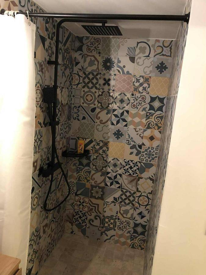 Location de vacances pour 2 personnes, avec terrasse à Le Puy-Notre-Dame - 2