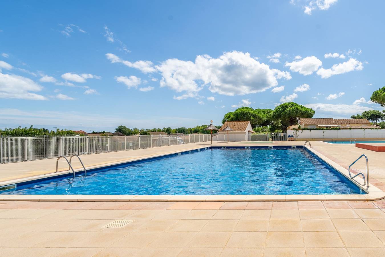Maison 6 p, pp, plage, piscine in Vendres, Côte méditerranéenne (France)